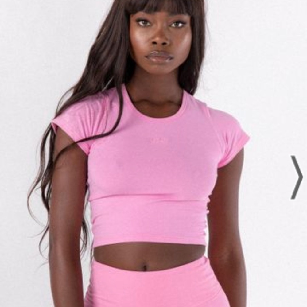 Saski Collection Mid Pink Crop  Tee